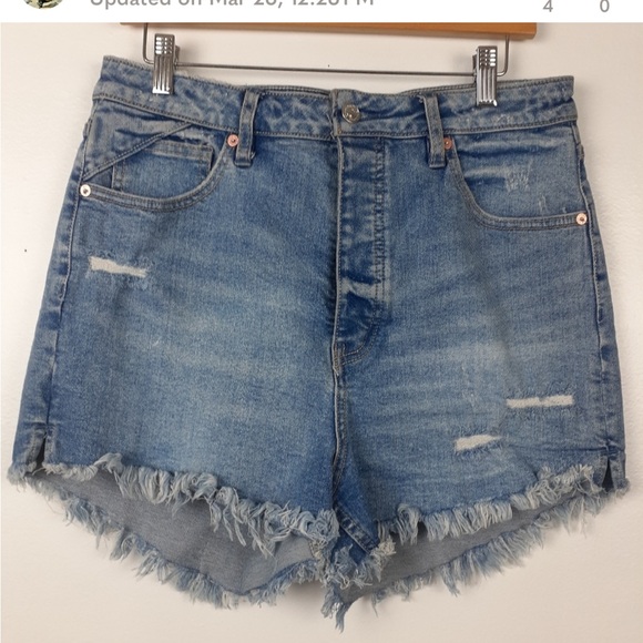 We the Free Curvy Vintage High Rise High Waist Distressed Shorts Size 31 - Picture 1 of 2